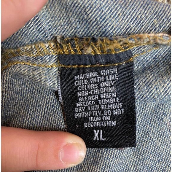 DAZL Distressed Shredded Denim Jean Jacket Patches Size XL Star Lips Girl Gang - Picture 5 of 10
